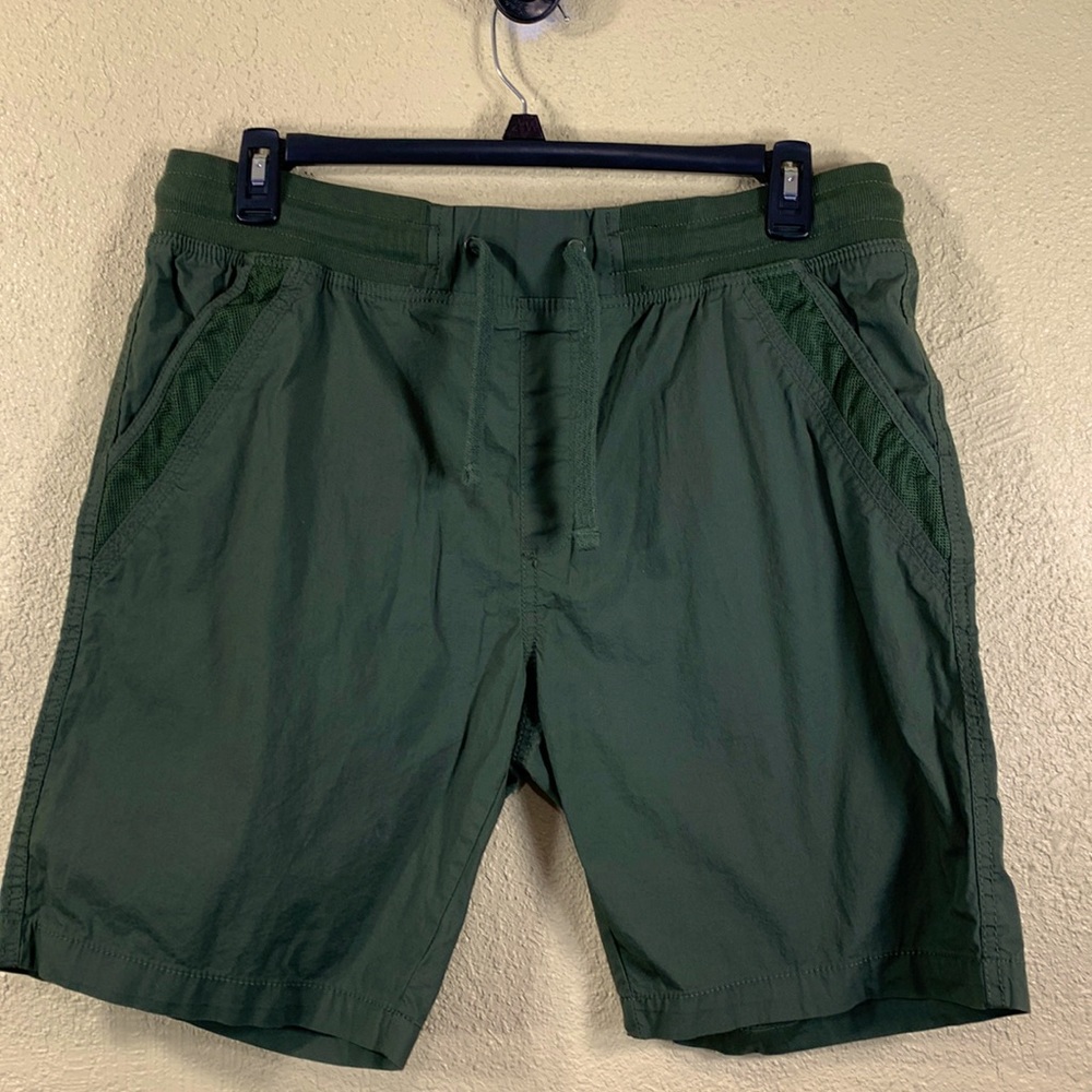 Modern Culture Shorts Olive Green XL